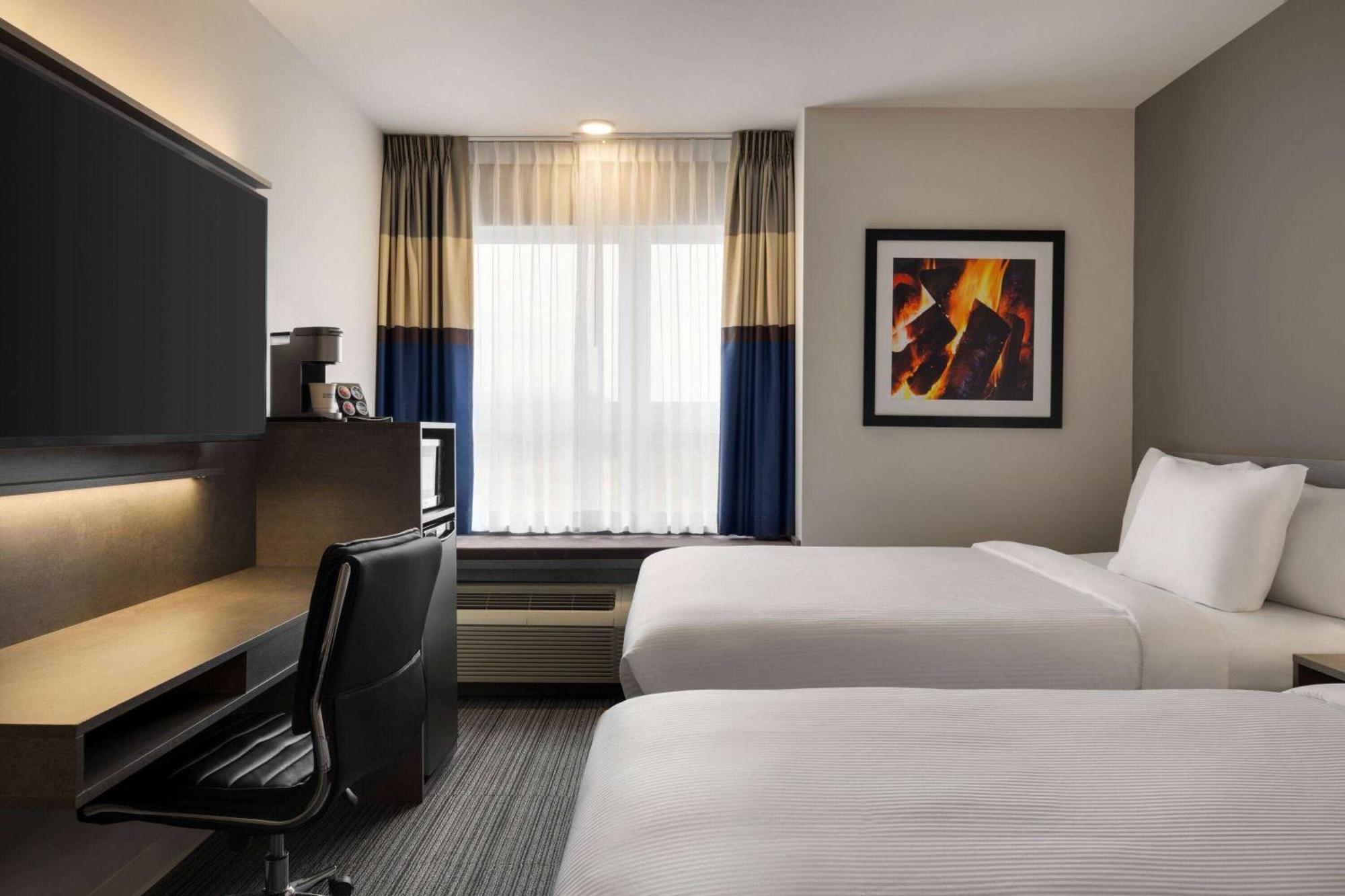 Microtel Inn & Suites By Wyndham Boisbriand Sainte-Therese Exterior photo