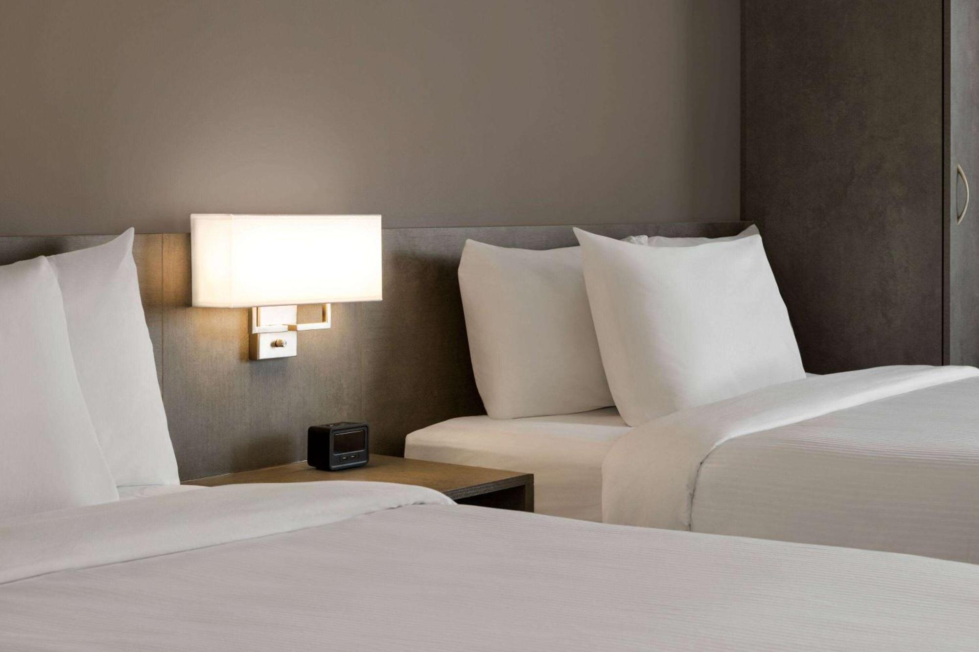 Microtel Inn & Suites By Wyndham Boisbriand Sainte-Therese Exterior photo