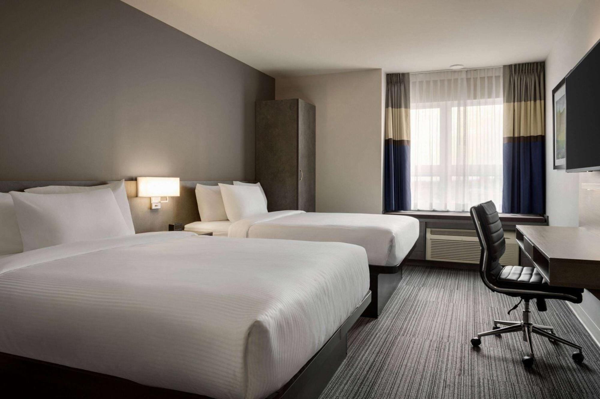 Microtel Inn & Suites By Wyndham Boisbriand Sainte-Therese Exterior photo